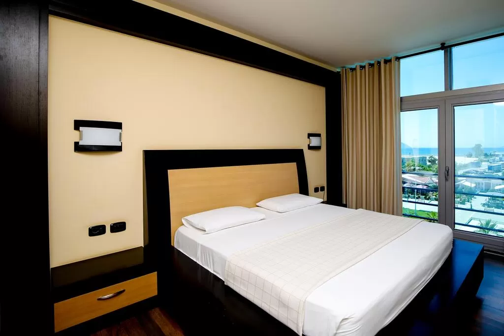 Vlora International 11 - STD DBL 2.jpg